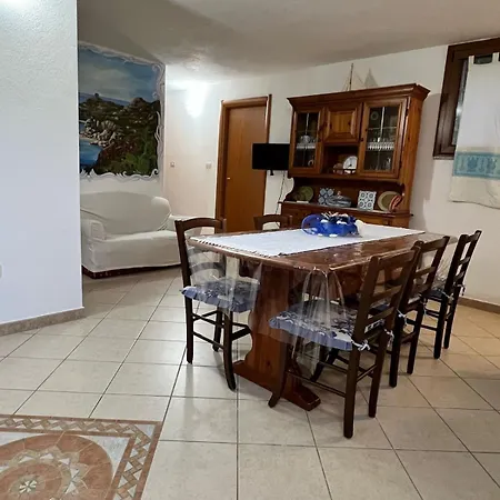 Eden 2 Minutes From The Beach, First Floor