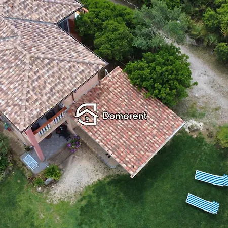 Ferienhaus Eden 2 Minutes From The Beach, First Floor Fertilia