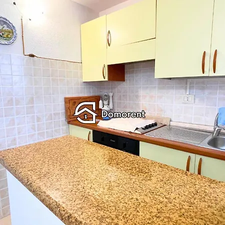 Eden 2 Minutes From The Beach, First Floor Ferienhaus Fertilia